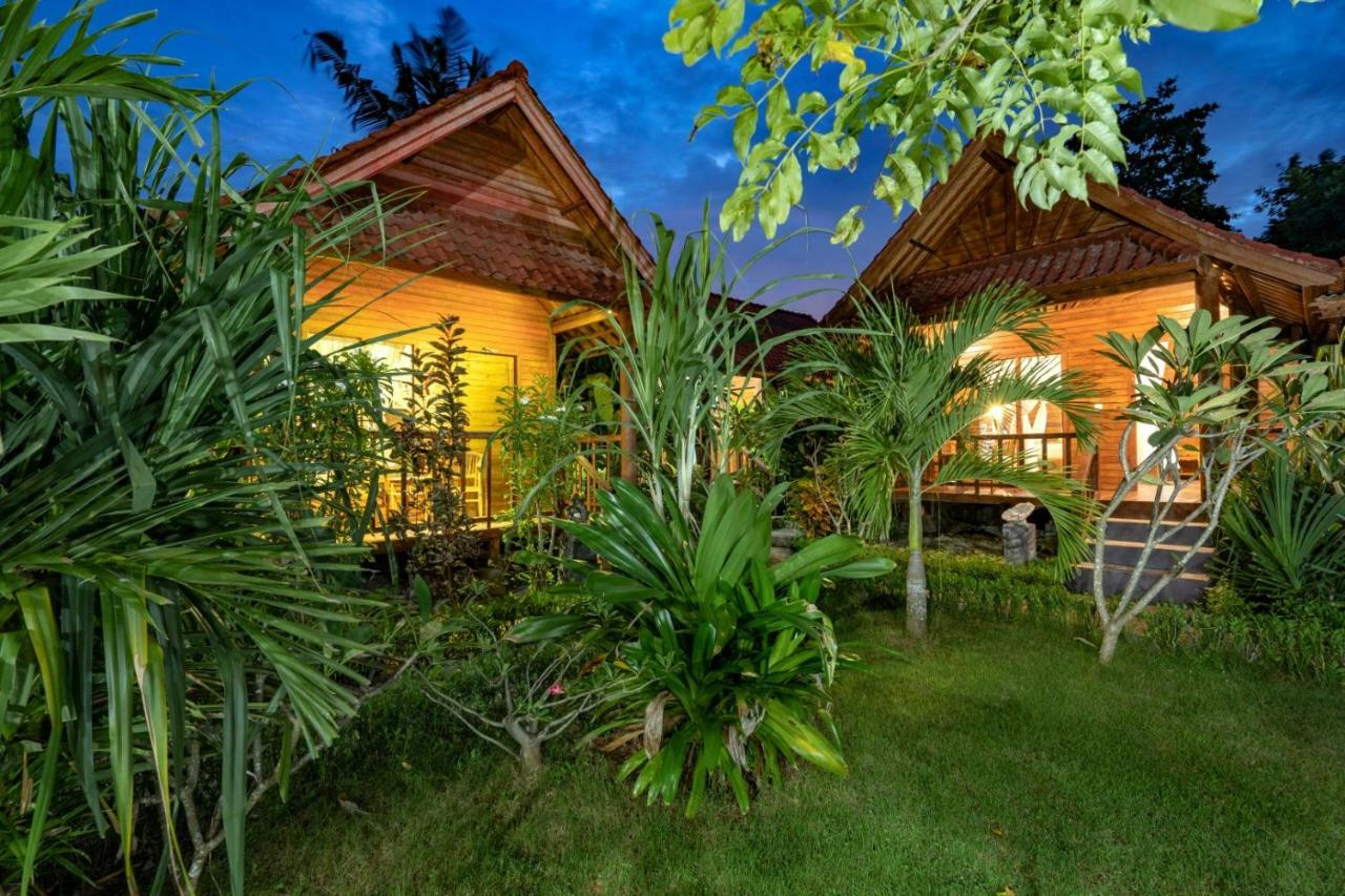 Dream Beach Inn Lembongan Exterior photo