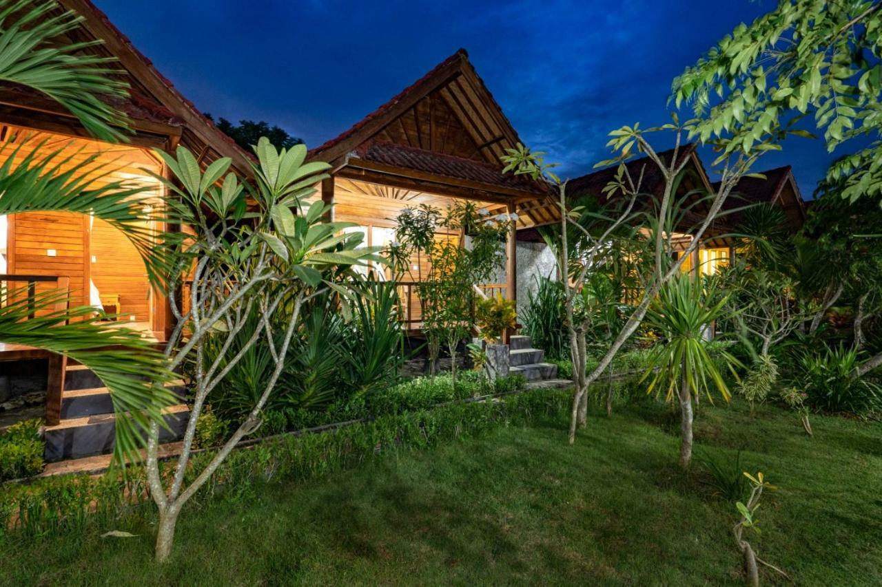Dream Beach Inn Lembongan Exterior photo